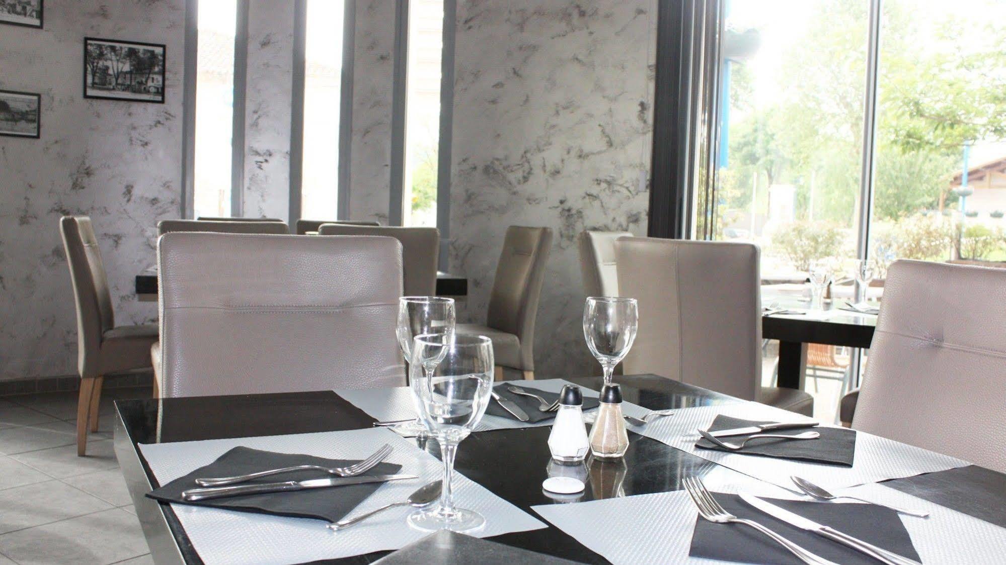 Hotel Le Midi Montaigu-de-Quercy Εξωτερικό φωτογραφία